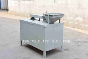 Walnut shelling machine