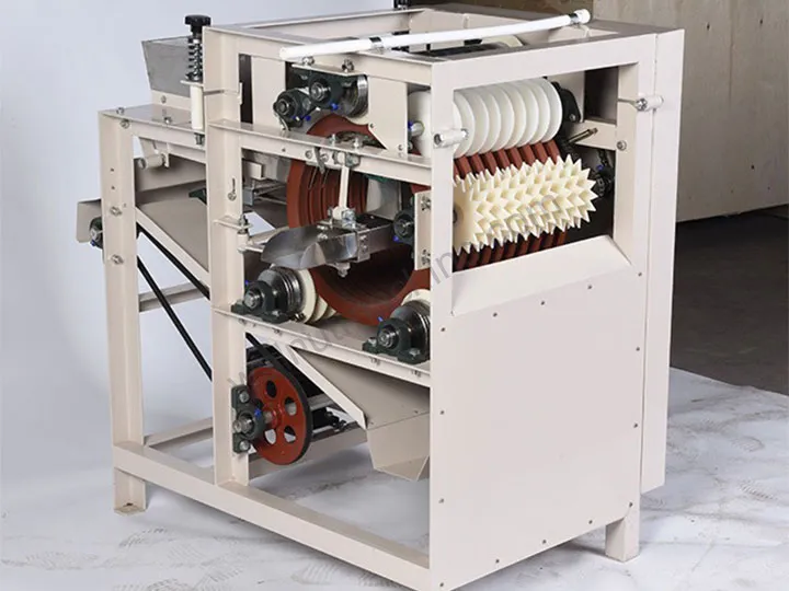 Wet Type Peanut Peeling Machine 1 Wet type groundnut skin peeling machine